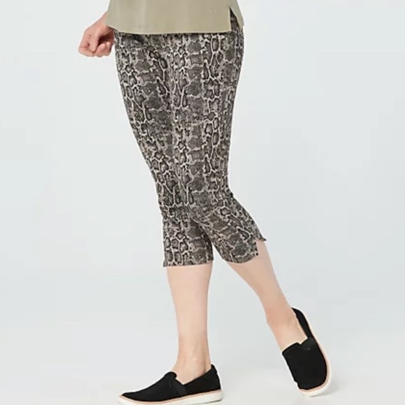 Spanx NWT Cropped Jean-ish Leggings - Picture 1 of 6